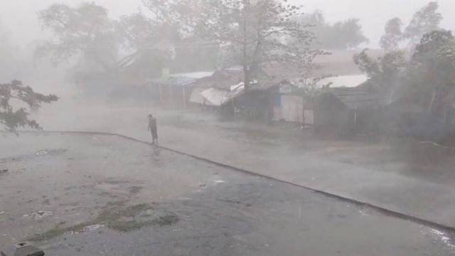Deadly storm Cyclone Mocha hits Bangladesh and Myanmar coast