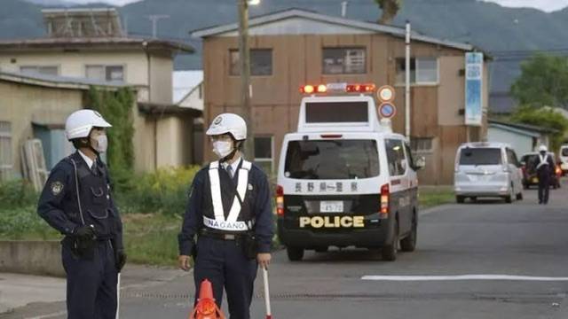 Three people killed by a Shooting and stabbing in Japan