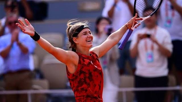 Aryna Sabalenka defeated by Karolina Muchova in Paris semi-finals