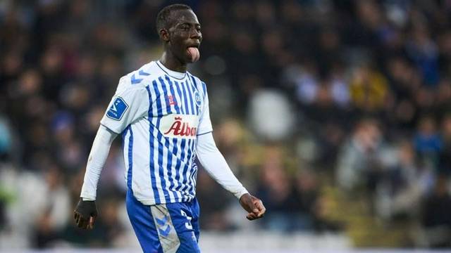 Gambian teenager Yankuba Minteh joins Newcastle United