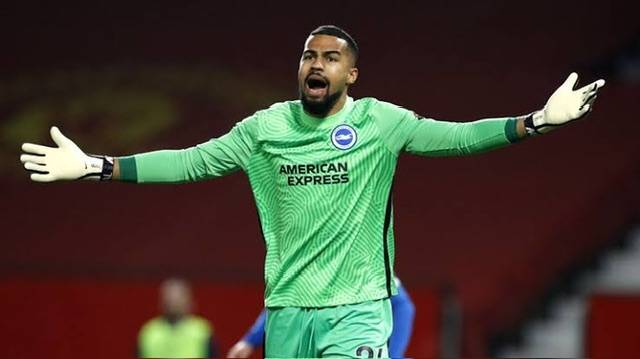 Chelsea agree deal to sign Brighton goalkeeper Robert Sanchez for initial £25m