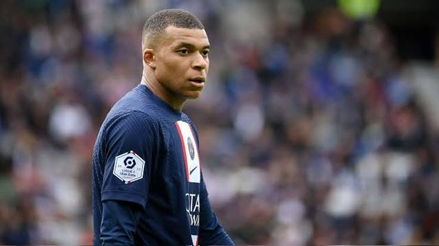 Kylian Mbappe returns to PSG squad and may sign a contract extension