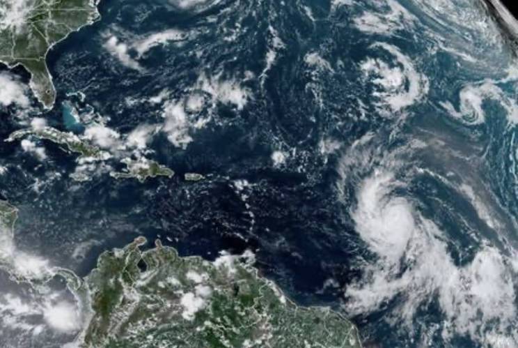 Hurricane Lee charges through the open Atlantic, approaches northeast Caribbean