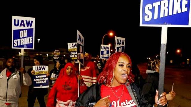 UAW strike: employees walk out at US motor industry giants