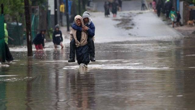 Almost 11 people died in South Africa after a heavy rain in Western Cape deluge