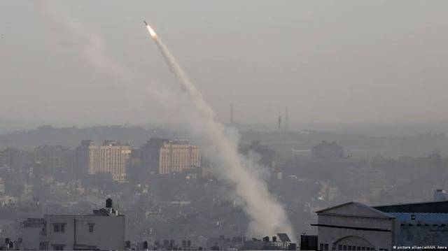 Hamas fires rockets at Israeli city of Ashkelon after warning residents to leave