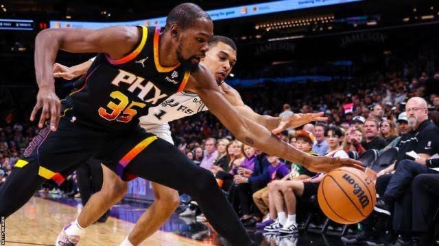 NBA: San Antonio Spurs defeat Phoenix Suns 115-114 in fierce finish