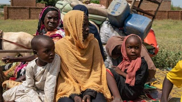 Thousands of Sudanese flee fresh ethnic killings in Darfur