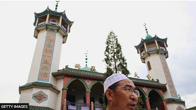 Human Rights Watch accuses China Beijing of closing and demolishing mosques