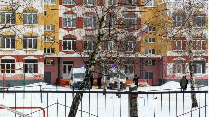 Teenage girl kills classmate and herself in Russia school