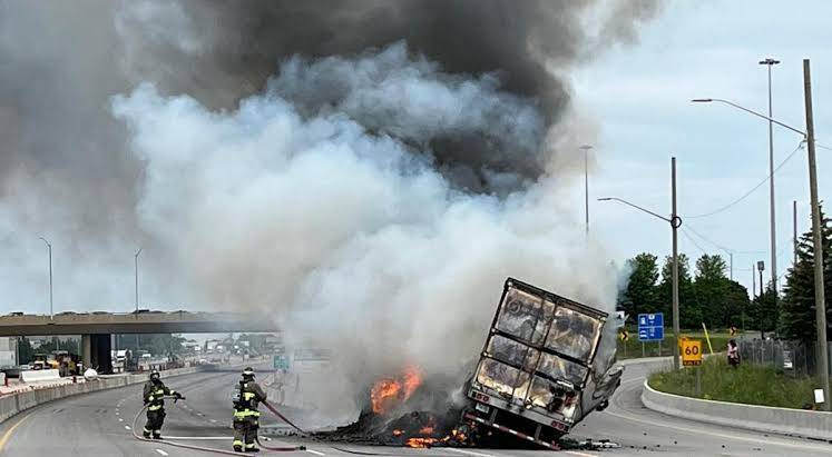 Venezuela highway in fire blaze as lorry ploughs into crash site