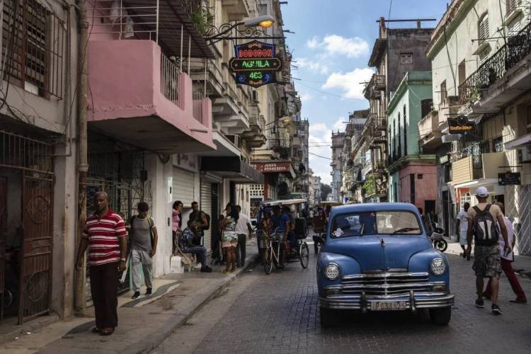 Cuban government defends plans to either cut rations or increase prices