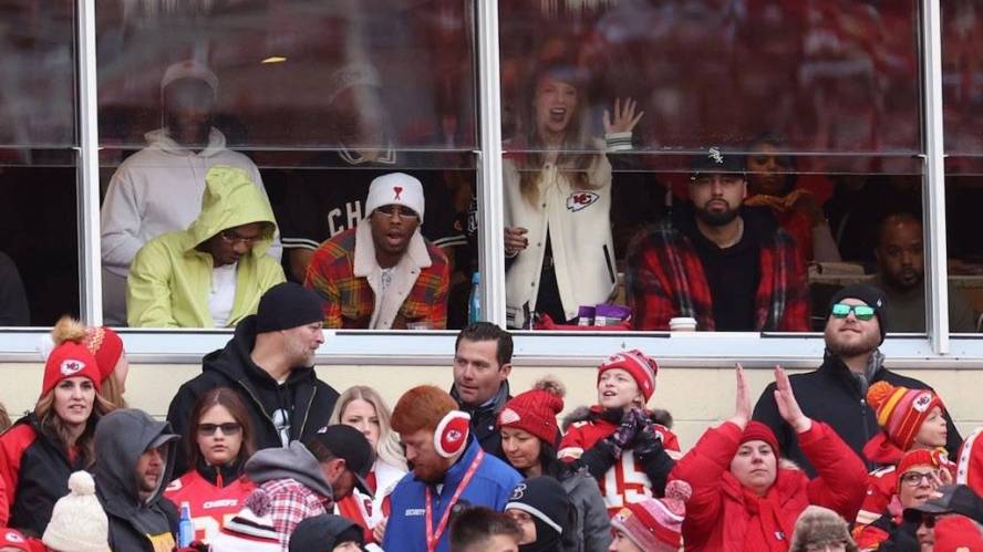 The 'Karma' singer showed up at Arrowhead Stadium in style on Sunday in support of her beau