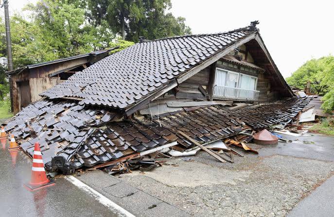 As rescuers race to reach survivors Japan Fires hit quake zone