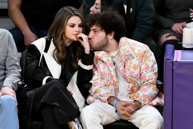 Selena Gomez and Boyfriend Benny Blanco Pack on PDA Courtside in First Public Outing