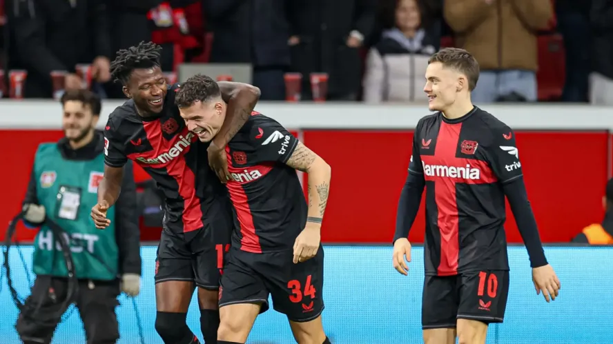 Leverkusen set new 33-match undefeated  record, go 11 points clear